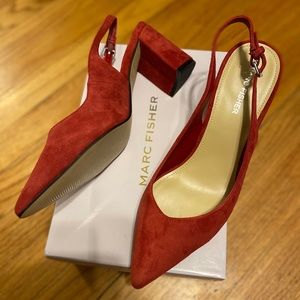 Marc Fisher sling back heel